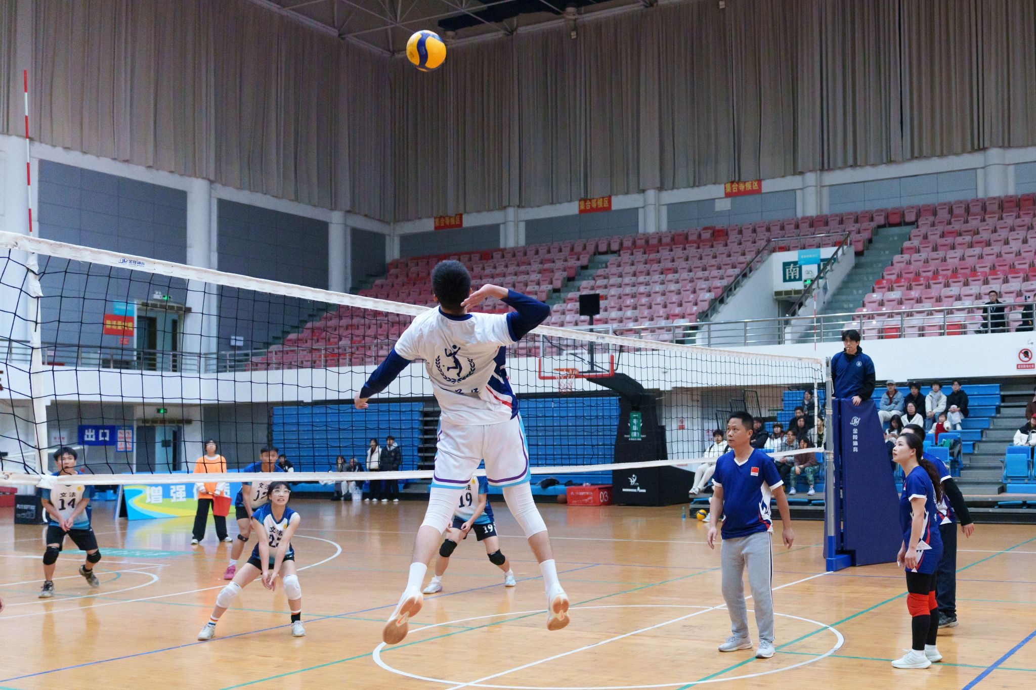 2025“师生融乐”排球赛落幕