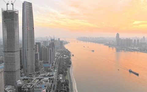 国内首例！    全轻混凝土泵送至武汉340米高空