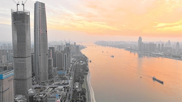 国内首例！    全轻混凝土泵送至武汉340米高空