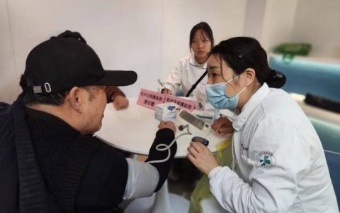 黄州区禹王社区开展世界慢阻肺日义诊活动