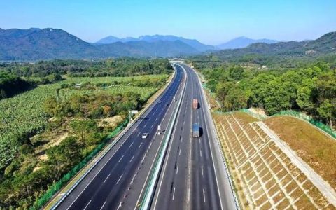 京港澳高速公路郑店至鄂湘界段改扩建工程启动 咸宁市将迎来首条全程双向八车道高速公路