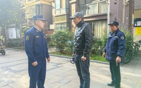 江汉义工“蓝焰”：排查隐患 守护平安