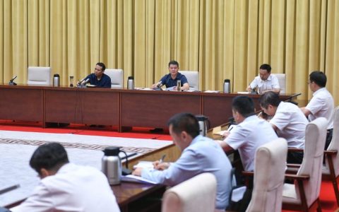 市委市政府召开12 月份工作例会