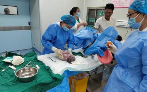 生命速递！妇产科医护45秒飞奔200米，高危产妇平安顺产