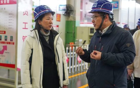 孙道军主持研究纺织服装和非织造布产业链发展工作