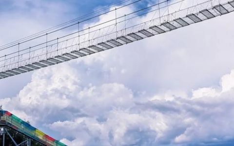 青铜巴士跑出交旅融合新风景