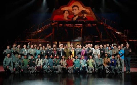 掌声雷动！《铸魂天山》唱响博乐