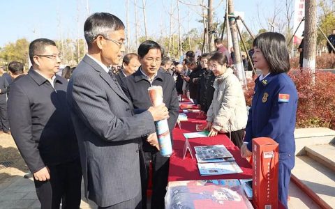 黄冈市 2025 年 “宪法宣传周” 启动仪式暨宪法公园开园仪式举行