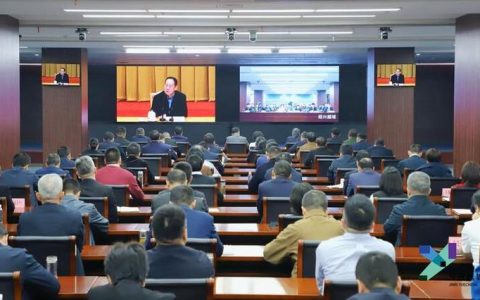 ​学习贯彻党的二十届四中全会精神市委宣讲团崇阳报告会暨县委理论学习中心组集体学习会议强调 奋力谱写中国式现代化崇阳新篇章