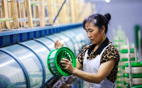 “技”展风采 “竞”绽芳华——毛嘴服装产业链劳动技能竞赛见闻