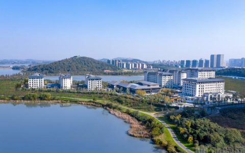 利川“智变” ——一座山区小城的AI突围与干部重塑