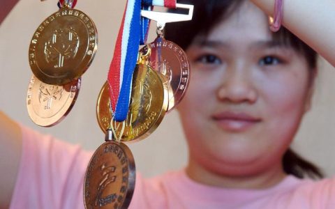 黄州区奖励残特奥会获奖运动员和教练员