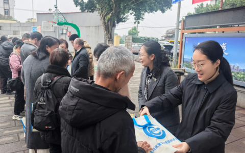 咸宁市档案局、档案馆开展“12·4”档案法治宣传活动