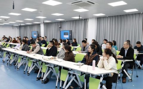 学校举办第五十期“潭思辅导员沙龙”