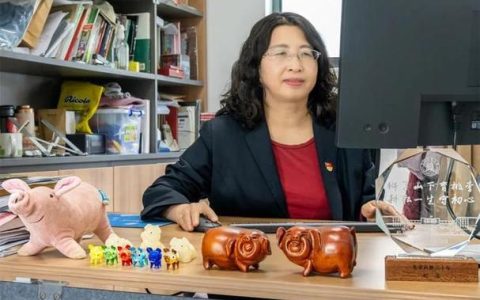 华中农业大学领导看望赵书红院士