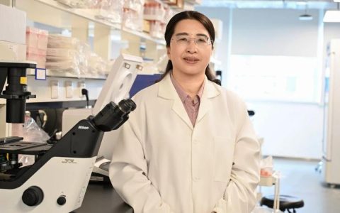 洪山区委书记严中兴看望赵书红院士