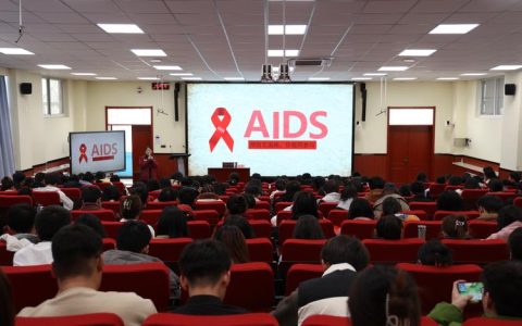 湖北理工学院开展世界艾滋病日主题宣传教育活动