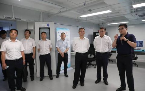 中国汽车技术研究中心有限公司来校调研交流