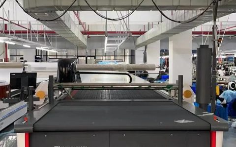 智能裁床显威 效率提升七成