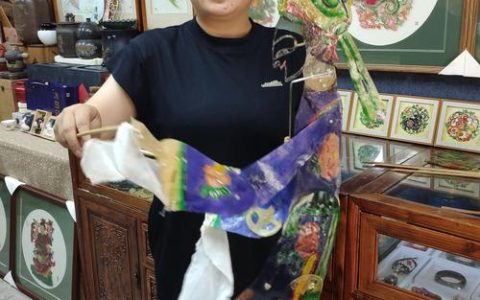 湖北理工学院殷海霞老师被认定为剪云拼布绣市级非物质文化遗产代表性传承人