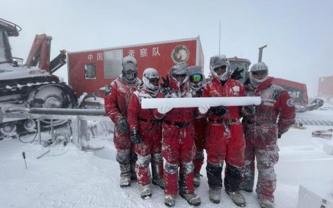冰原接力！黄冈李心豪抵达南极