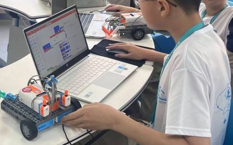 全市青少年展示人工智能创新