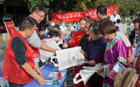 咸安区大幕乡举办“乡村邻里节”