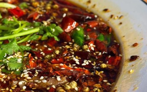 [荆楚网]东湖评论：这款美食“顶流”何以破“季”而生