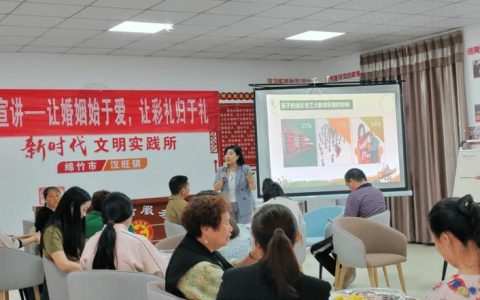 [湖北日报]潜江巾帼红宣讲队用家常话讲清“大道理”