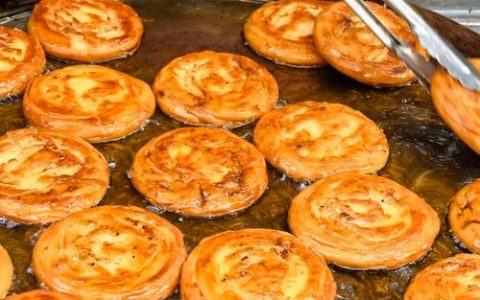 [荆楚网]美味在“县”丨潜江熊口酥饼：饼香不怕巷子深 第一口就“沦陷”了