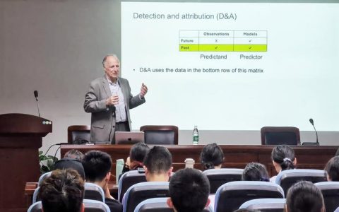 环境学院举办世界著名科学家来鄂讲学暨湖理环境讲堂系列学术讲座
