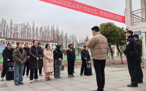 《走进石家河》 校本教材 首发式在江汉学校举行