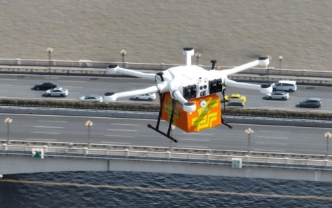 黄冈首条无人机快递配送航线成功试飞