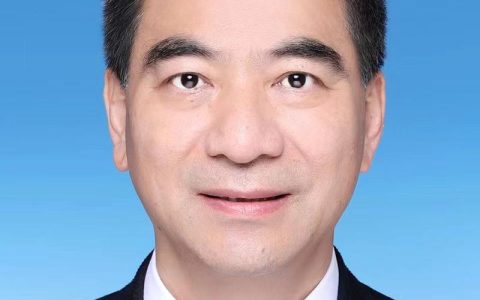 校长、党委副书记朱方伟为本科生讲授思政课