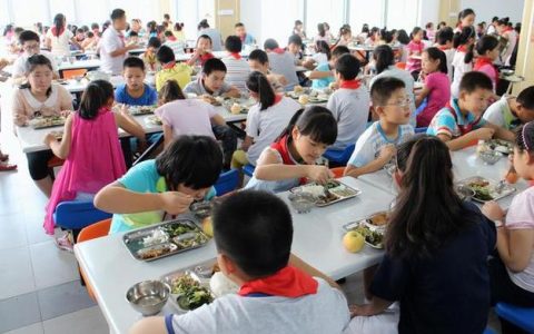 黄石推进校园餐整治打造学生放心食堂  守护孩子舌尖上的美好时光