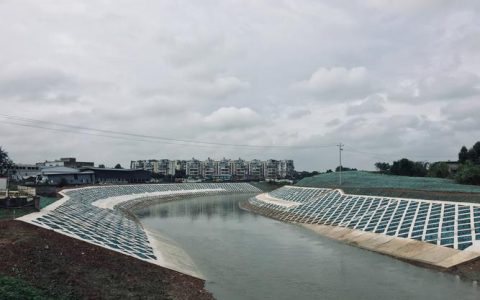 水系连通　驳岸改造　生态修复  五一湖、七一湖重现“水清岸绿”