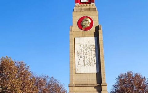 真正的纪念碑，是长江本身