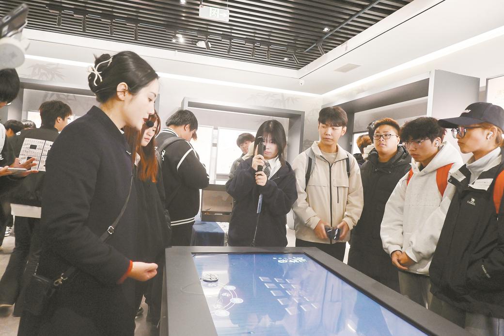 黄冈科技职业学院开展红色研学活动