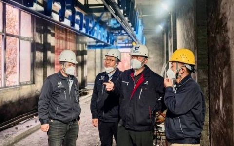 冬暖一线凝干劲 关怀聚力促攻坚 ——黄石变电工程公司工会赴竹林塘变电站慰问一线员工