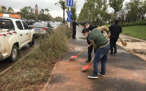 黄州东湖街道集中整治环境卫生