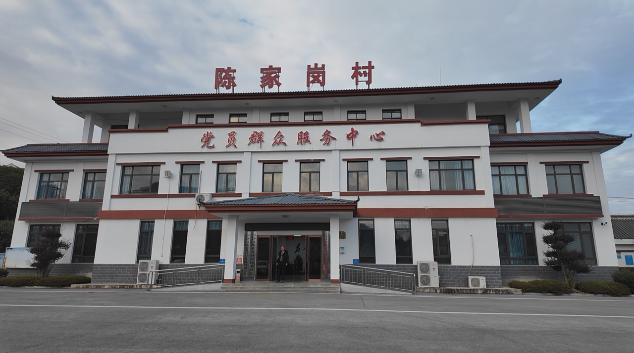 从村支书的28本民情日记看乡村蝶变