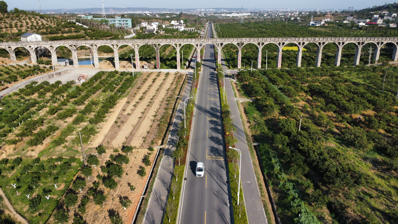 从村支书的28本民情日记看乡村蝶变