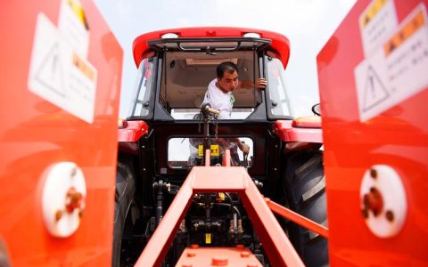 潜江农机手省级大赛展风采