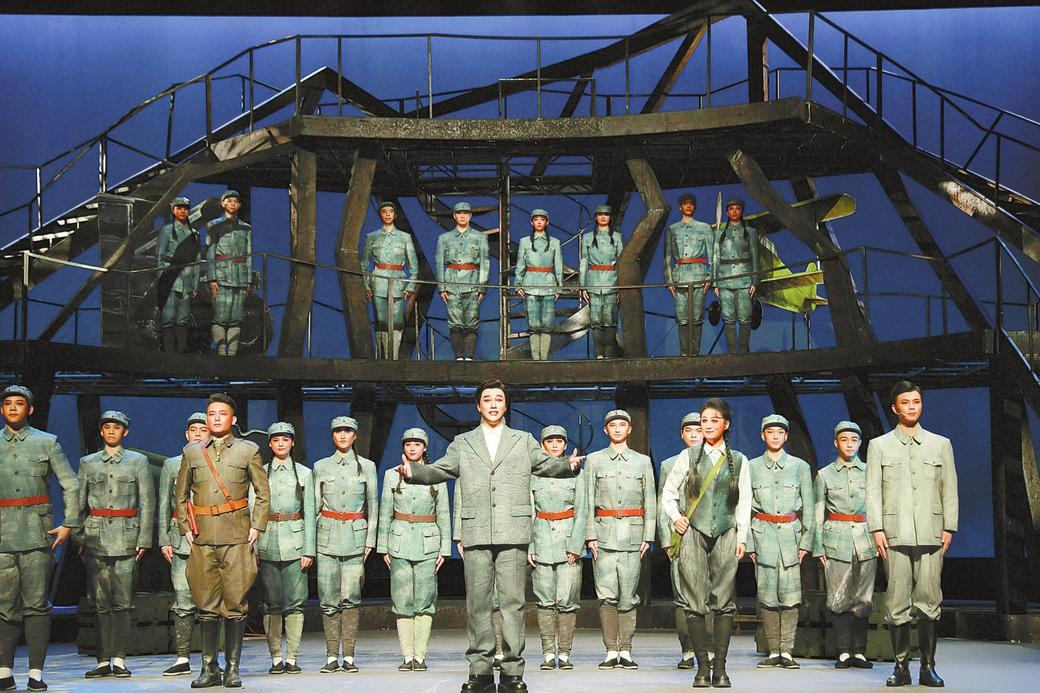 大别山精神辉映天山 黄梅戏古韵润泽边疆