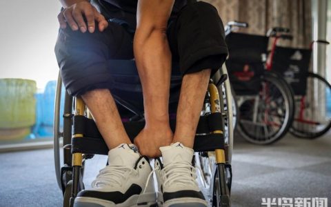 轮椅上的“剑客”