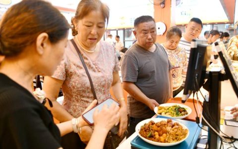 一餐热饭解民忧   多元运营惠民生 幸福食堂里的暖心“食”光