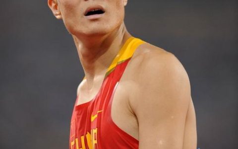 田径名将史冬鹏现身咸安校园 向学生传递拼搏进取力量