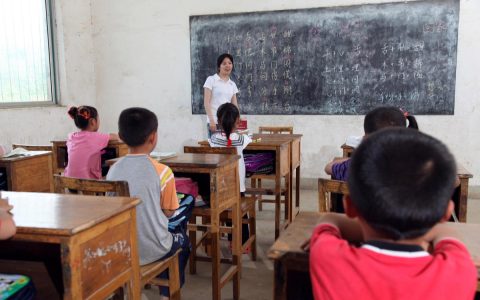 咸安大幕乡开设公益课堂  助力乡村孩子“飞跃”群山