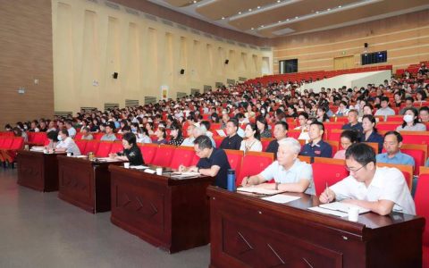 校党委副书记、校长吕勇到马德里康普顿斯学院宣讲党的二十届四中全会精神