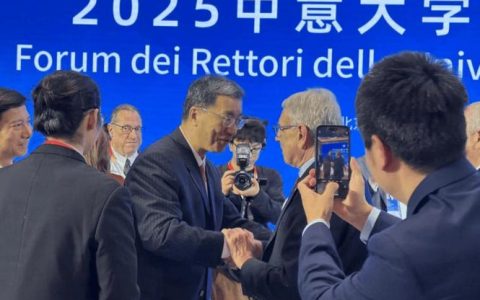 校长朱方伟参加北京校友会活动看望张卓元校友，共话母校发展新篇